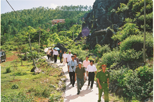 23 đường vào dong tien son.jpg