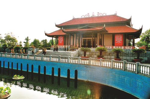 2 Khu tuong niem HCM.jpg