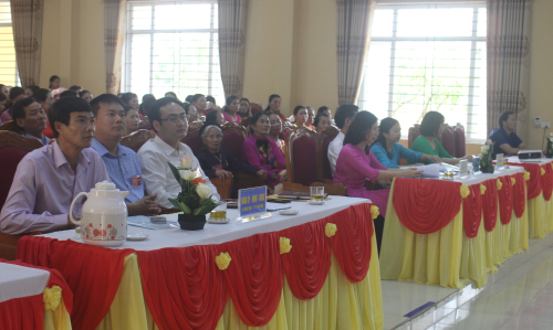 lanh dao du hoi nghi.jpg