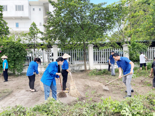 đo&agrave;n thể t&iacute;ch cực dọn vệ sinh.jpg