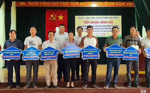 Phường Thiệu Dương tiếp nhận ủng hộ của các doanh nghiệp, nhà hảo tâm trên địa bàn theo Chỉ thị 22 của BTV Tỉnh ủy