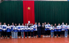 Trao giấy chứng nhận hoàn thành chương trình bồi dưỡng nhận thức về Đảng cho 89 học sinh trường THPT Đào Duy Từ