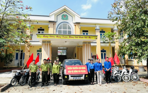 Hạt kiểm lâm thành phố Thanh Hoá tuyên truyền lưu động về công tác bảo vệ và PCCCR mùa nắng nóng 2025