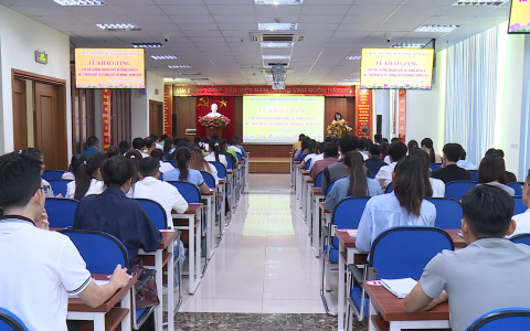 Khai giảng lớp nhận thức về Đảng khóa X/ 2025