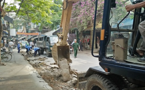Thành phố Thanh Hóa lập lại trật tự vỉa hè, lòng đường