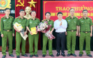 Chủ tịch UBND thành phố và lãnh đạo Công an tỉnh Thanh Hóa thưởng nóng cho ban chuyên án Công an thành phố