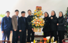 Lãnh đạo TP Thanh Hóa thăm, tặng hoa chúc mừng Dòng mến Thánh giá Thanh Hóa nhân dịp Giáng sinh (Noel 2023)
