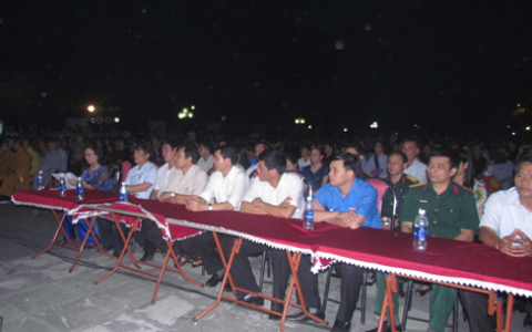 Lãnh đạo tỉnh và thành phố Thanh Hóa Đặt vòng hoa viếng, tưởng niệm các anh hùng liệt sĩ