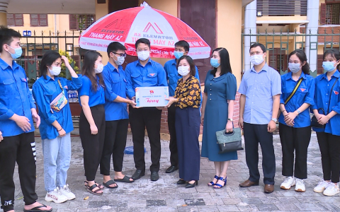 Thanh niên, sinh viên thành phố Thanh Hóa tiếp sức mùa thi