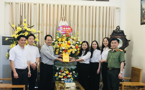 Lãnh đạo thành phố Thanh Hóa thăm và chức mừng các tổ chức tôn giáo nhân dịp Lễ Phục sinh năm 2022