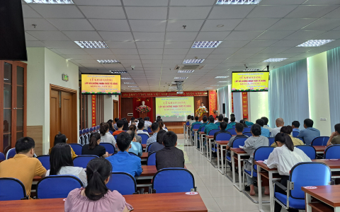 Khai giảng lớp bồi dưỡng nhận thức về Đảng khóa XIII