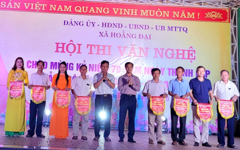 Giao lưu văn nghệ chào mừng 70 năm thành lập Đảng bộ xã Hoằng Đại