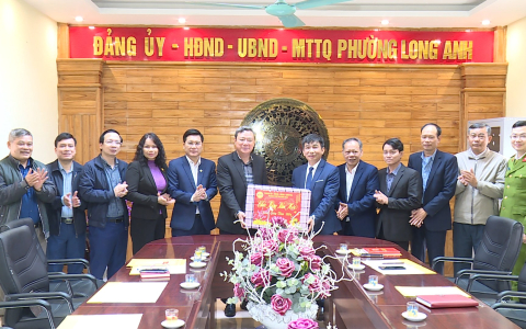 Bí thư Thành ủy Lê Anh Xuân kiểm tra tình hình sản xuất, đời sống Nhân dân chúc Tết các phường Long Anh và Hàm Rồng