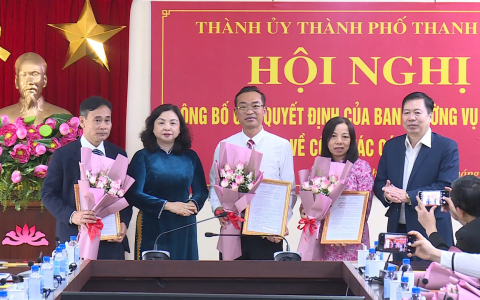 Công bố các quyết định về công tác cán bộ